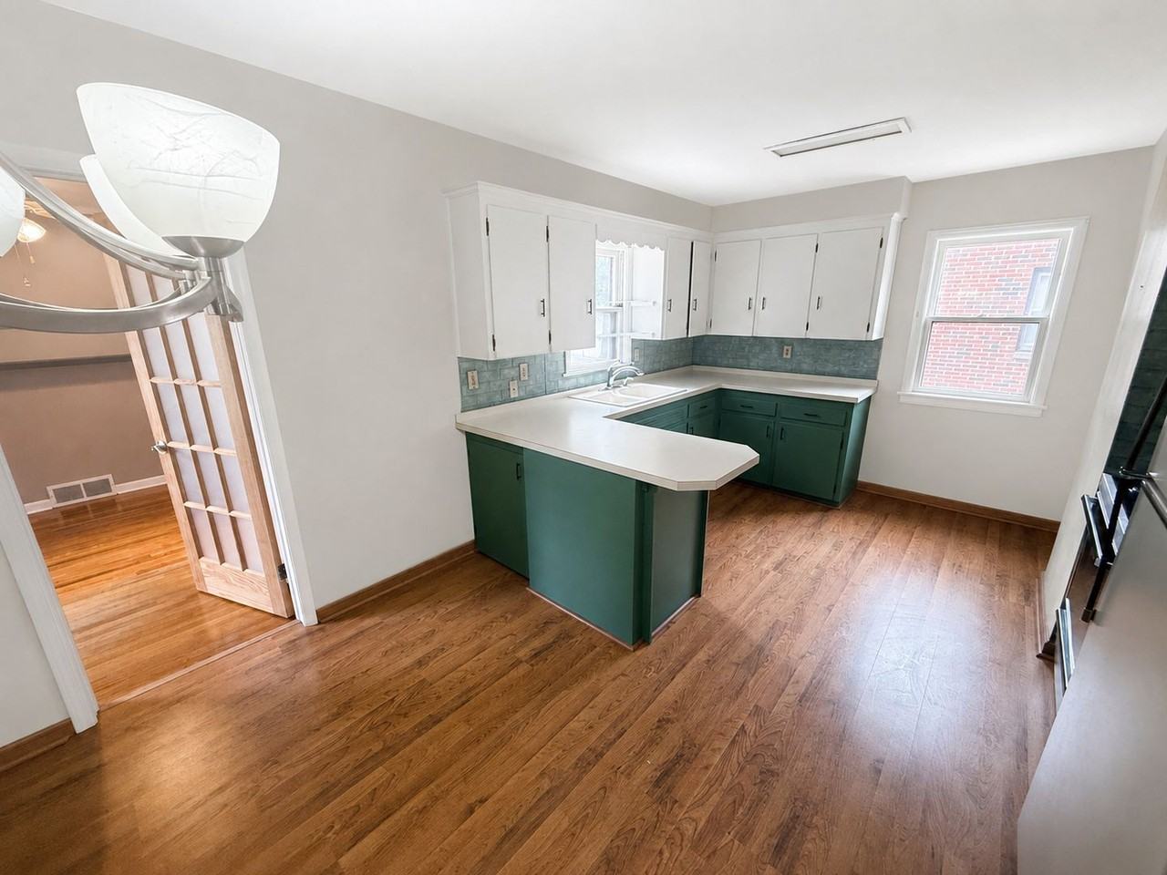 24550 Puritan Rd - Photo 4 of 9
