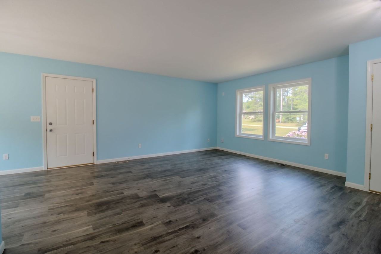11821 Lillian Lee Dr - Photo 4 of 27