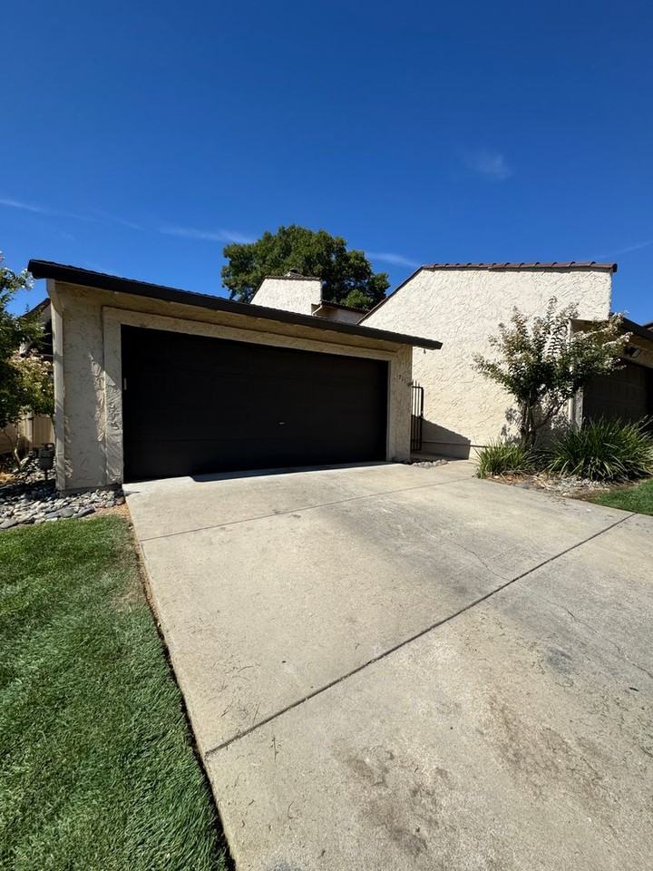 711 Flower Ash Ln - Photo 2 of 21