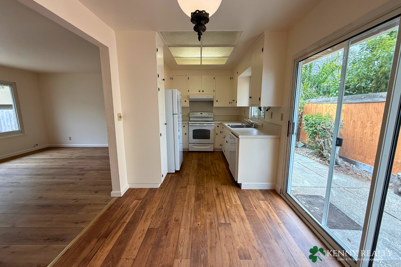 37 Willow Ave - Photo 5 of 28