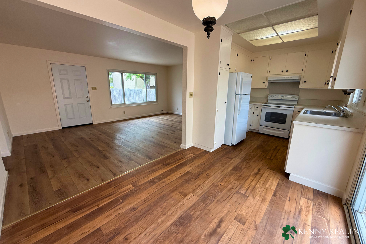 37 Willow Ave - Photo 6 of 28
