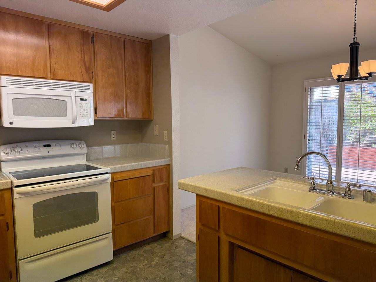 3813 Pasadena Ave - Photo 7 of 41