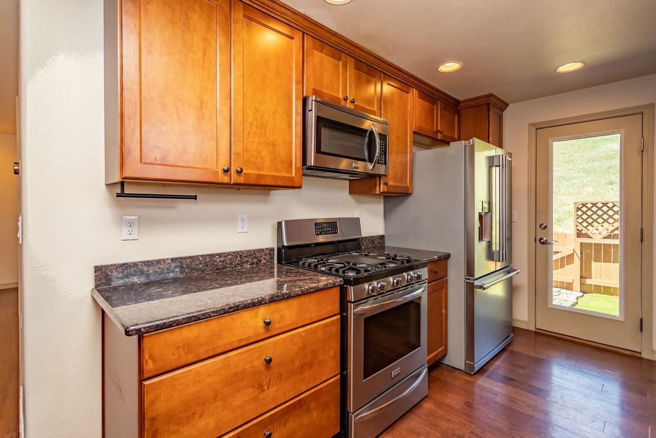 5914 Canyon Reserve Hts - Photo 4 of 37