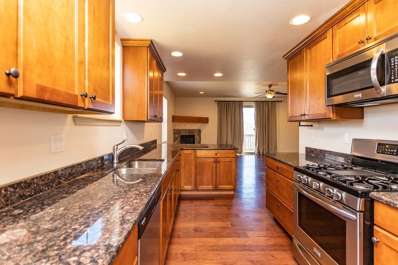 5914 Canyon Reserve Hts - Photo 6 of 37
