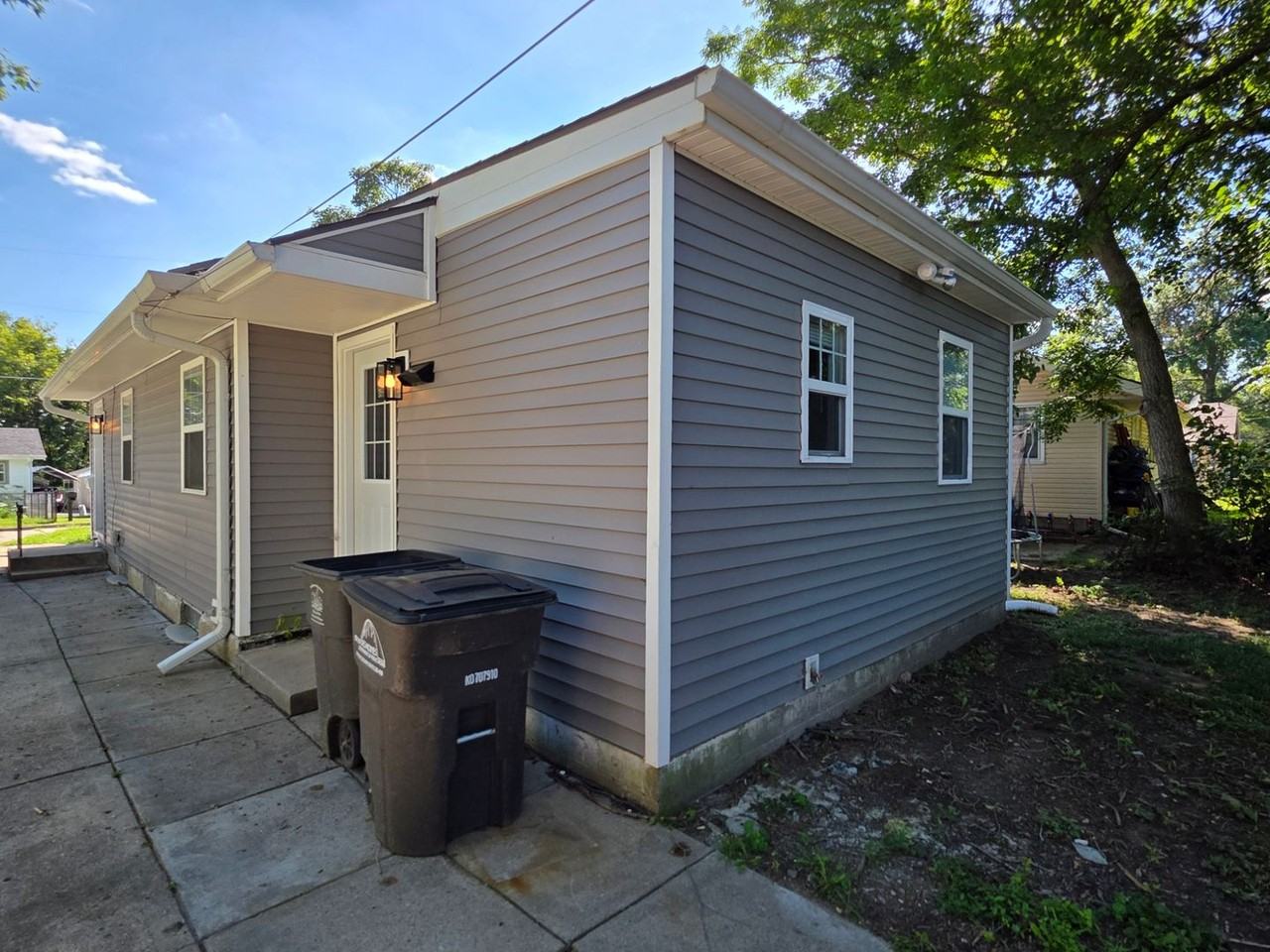 3111 Lincoln Ave - Photo 4 of 12