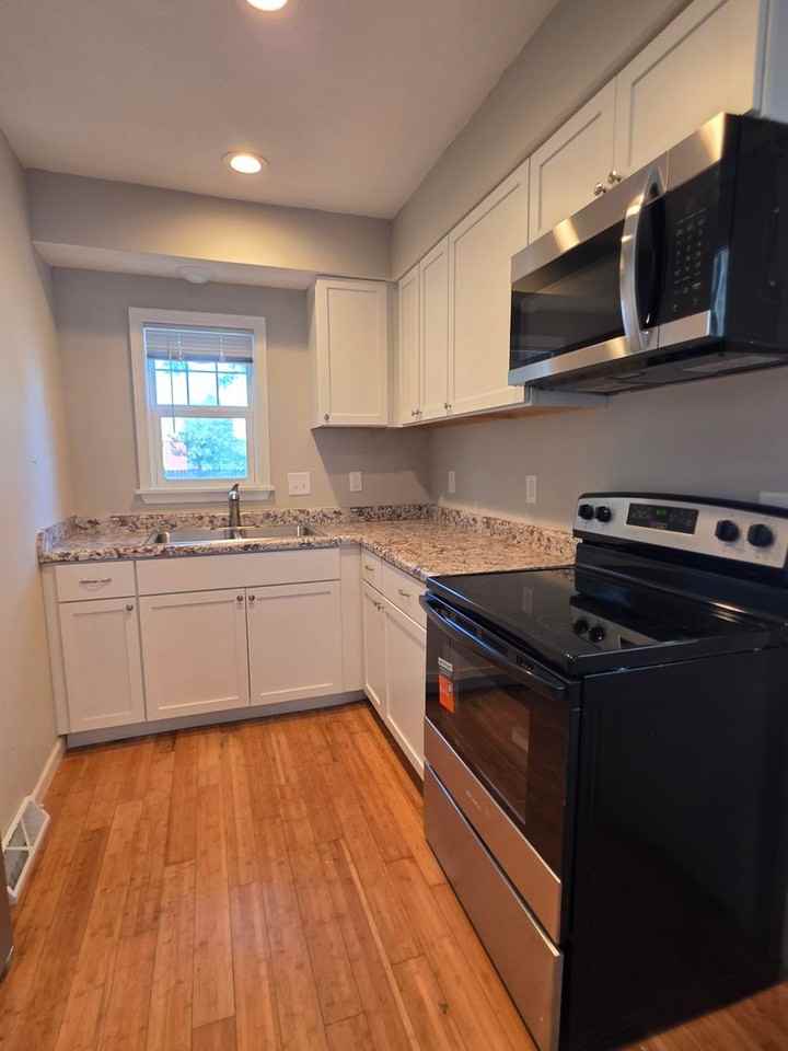 3111 Lincoln Ave - Photo 7 of 12