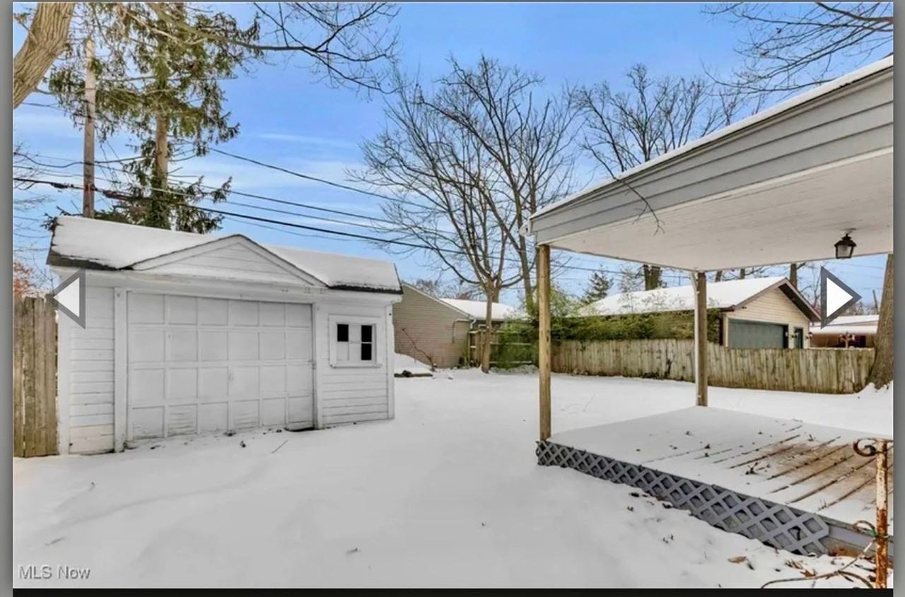 595 Oakmoor Rd - Photo 7 of 37
