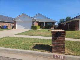 featured image of 2713 Edgemere Dr