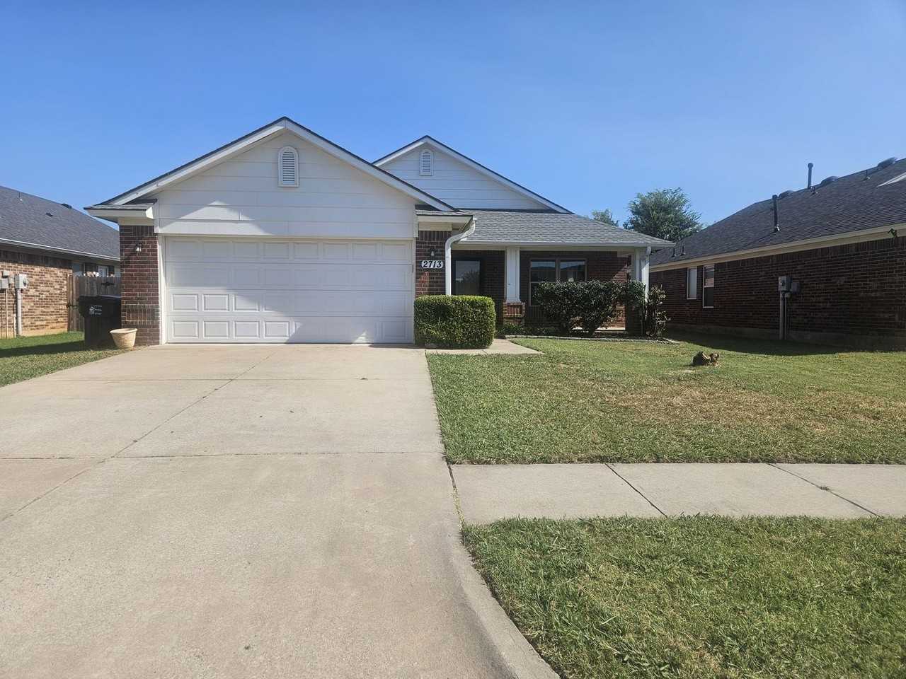2713 Edgemere Dr - Photo 2 of 21