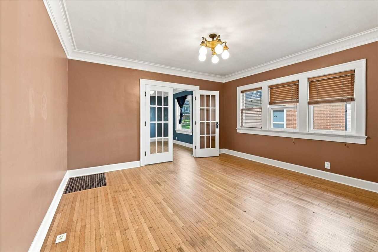 5344 Lowell Ave - Photo 7 of 22