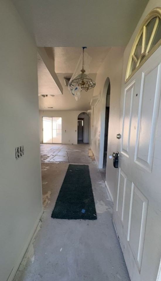 585 S 225 W - Photo 2 of 24