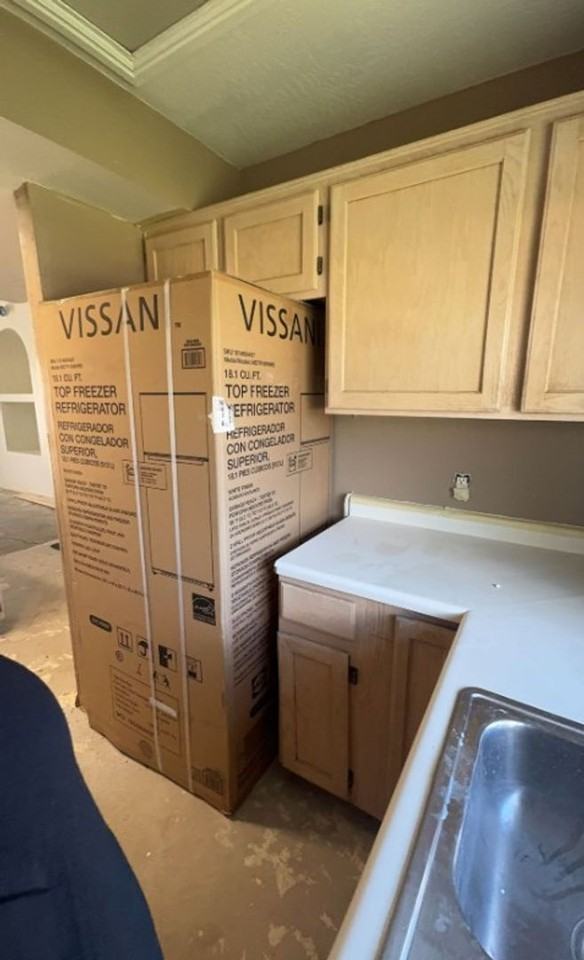 585 S 225 W - Photo 7 of 24