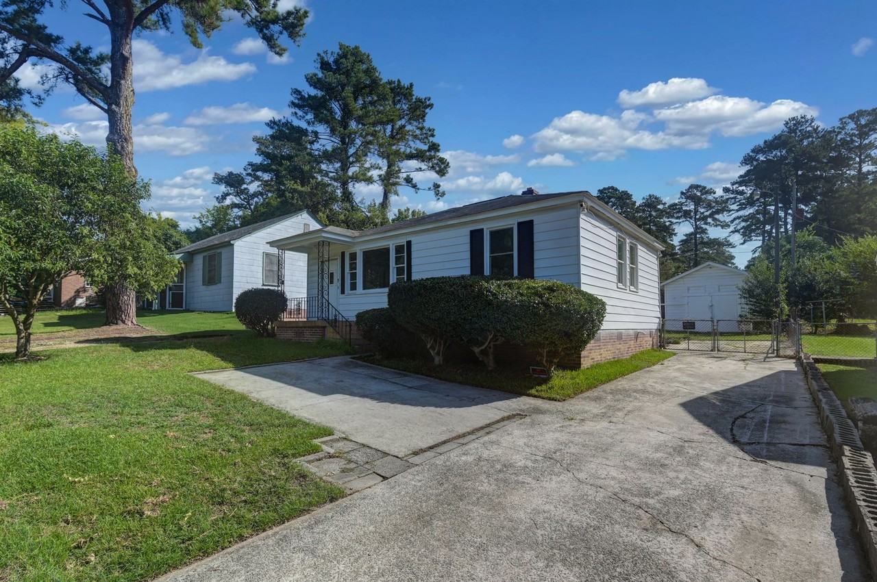 3908 Gibson St - Photo 2 of 38