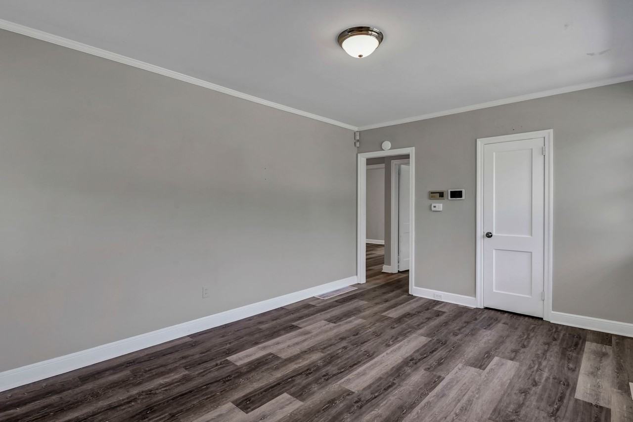 3908 Gibson St - Photo 5 of 38