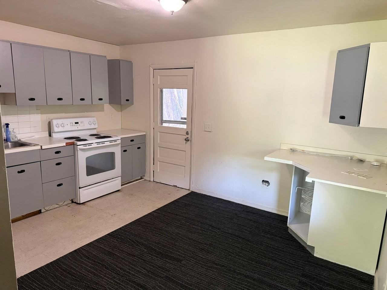 1724 Roselawn Ave - Photo 5 of 10