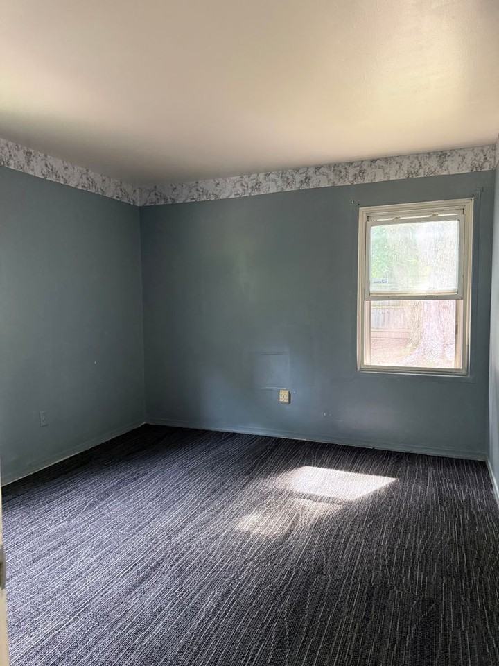 1724 Roselawn Ave - Photo 6 of 10