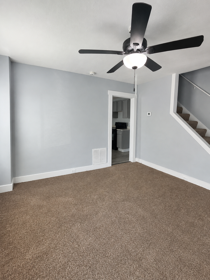 4110 Curtis Ave - Photo 6 of 16