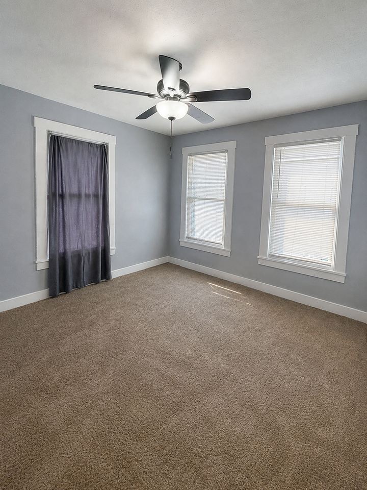 4110 Curtis Ave - Photo 7 of 16