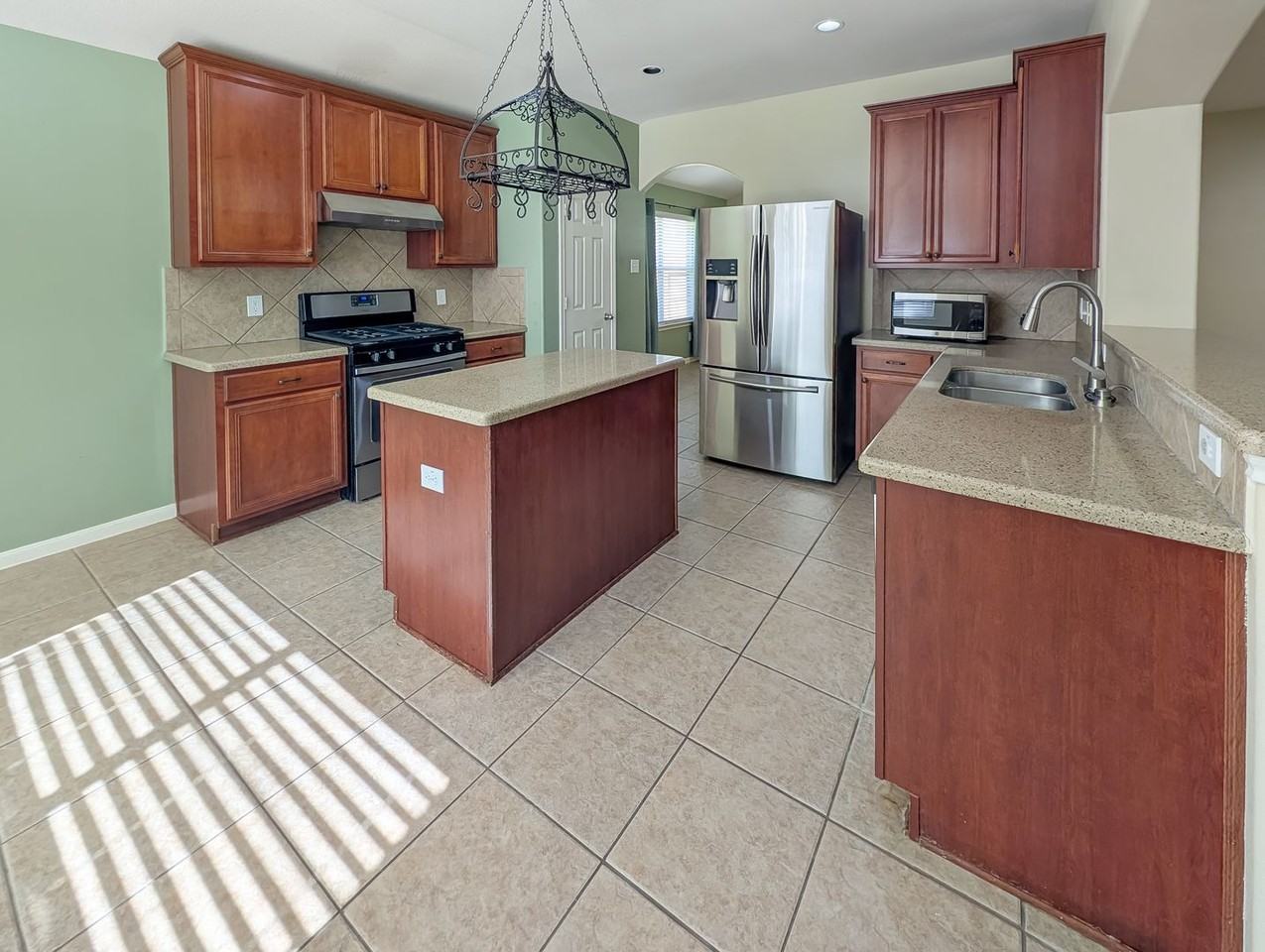 26403 Abbey Springs Ln - Photo 4 of 30