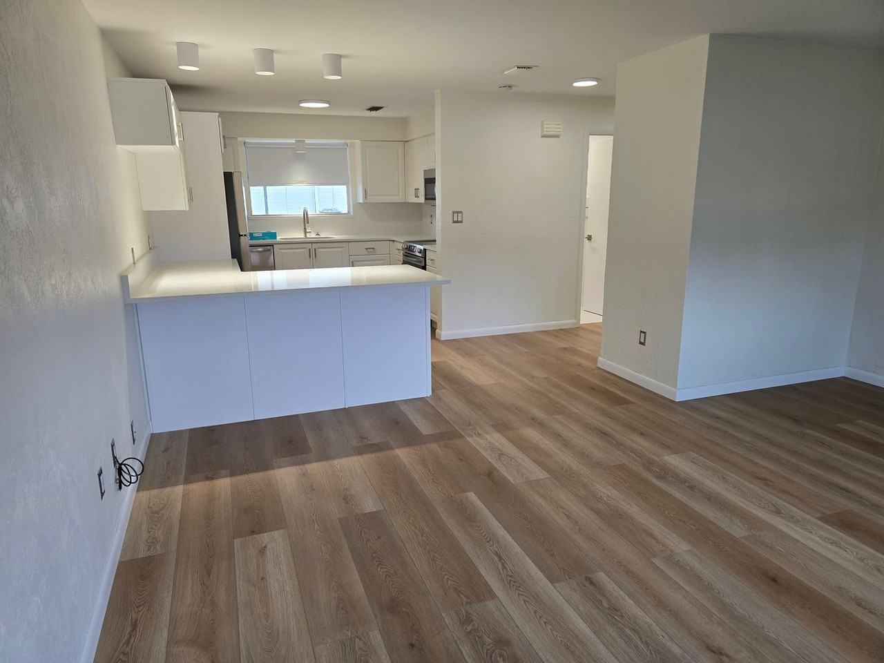346 Plaza Blvd #2 - Photo 5 of 27