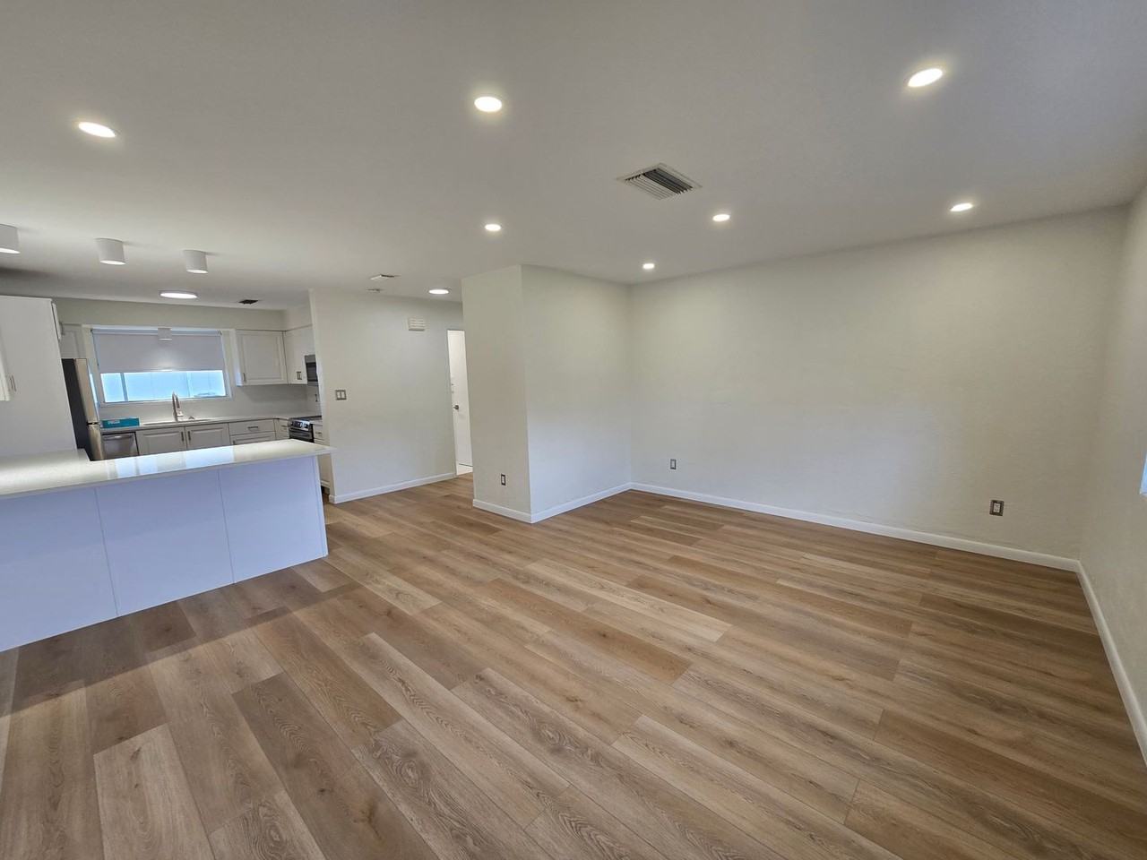 346 Plaza Blvd #2 - Photo 6 of 27