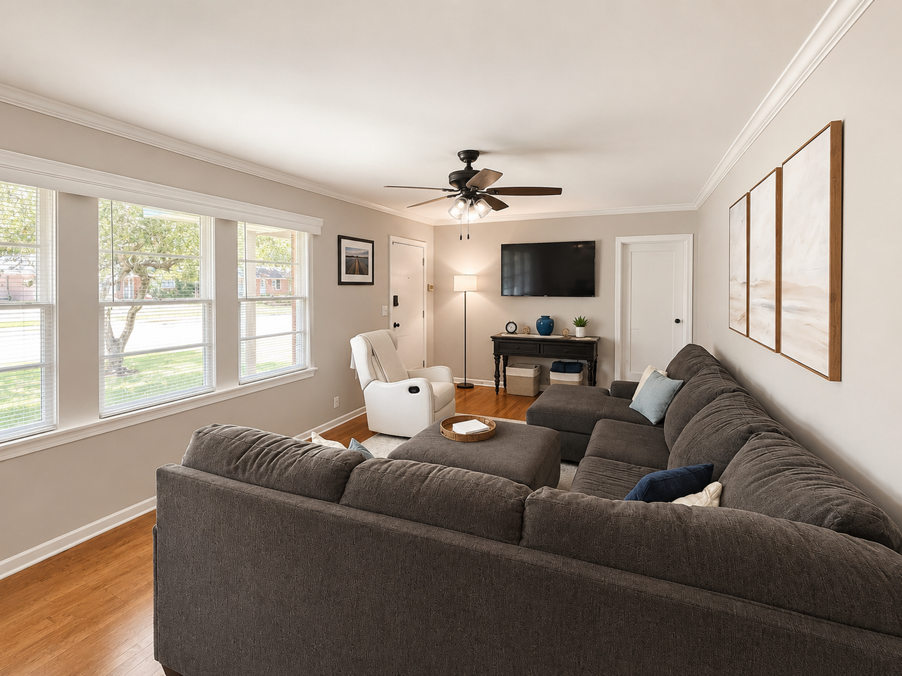 131 Carroll St - Photo 2 of 12