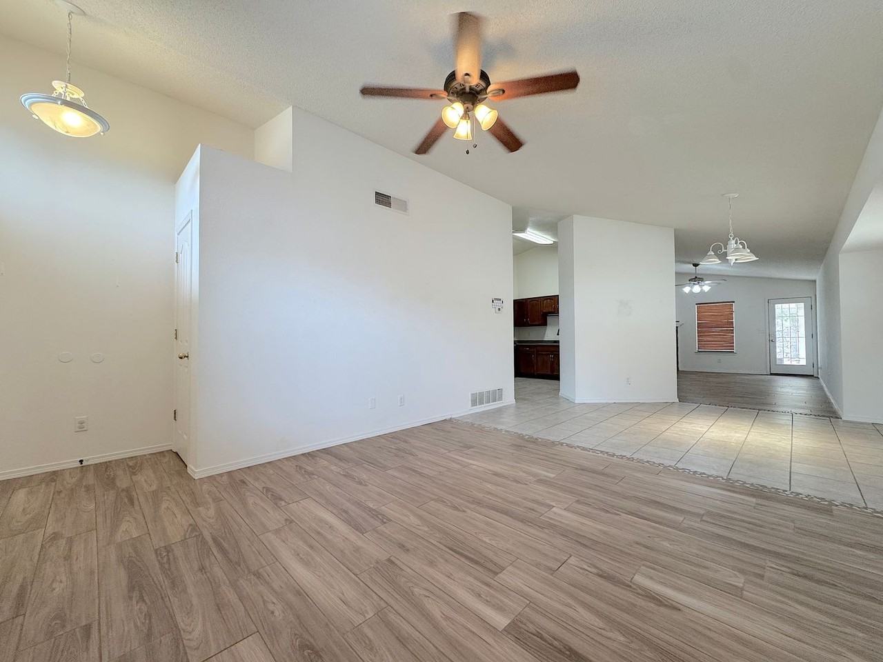 14193 Patriot Point Dr - Photo 5 of 26