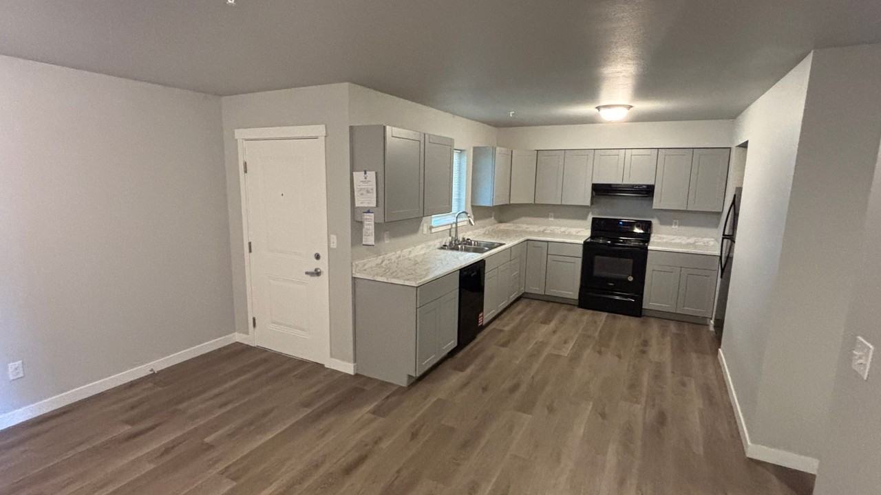 San Francsico Apartments - Photo 2 of 41