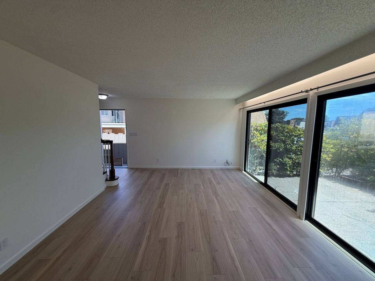 448 Richmond Dr - Photo 5 of 13
