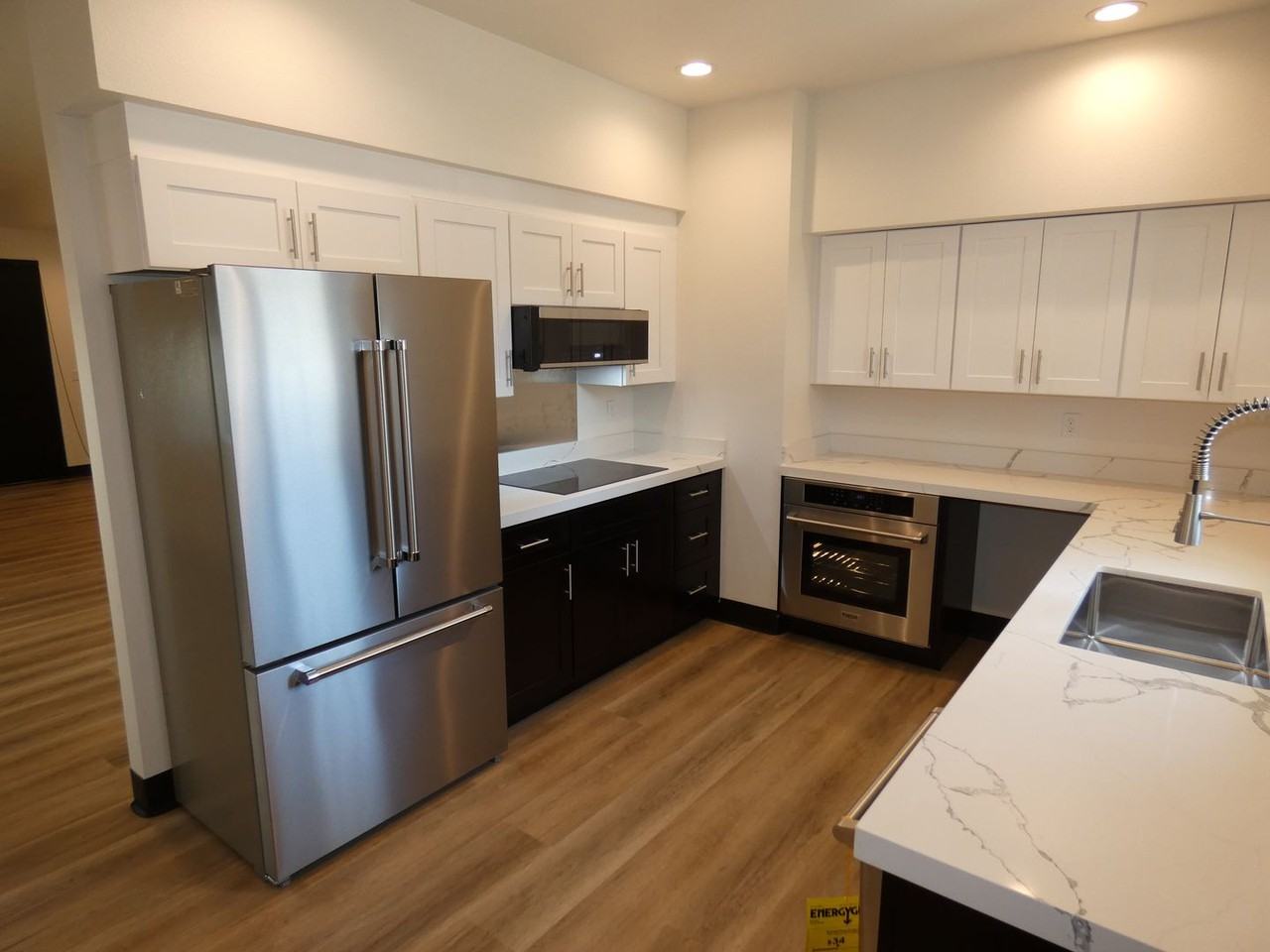 1827mel -Hines/Cortani - Photo 3 of 26