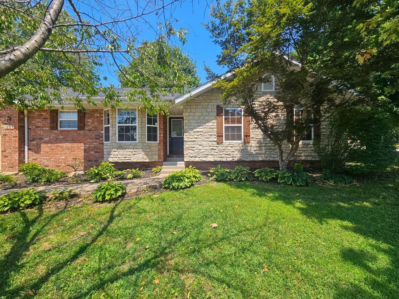 1257 W Bridgewood Pl - Photo 3 of 46