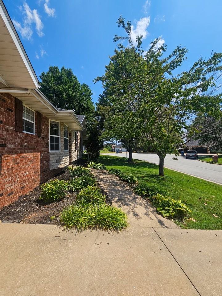 1257 W Bridgewood Pl - Photo 7 of 46