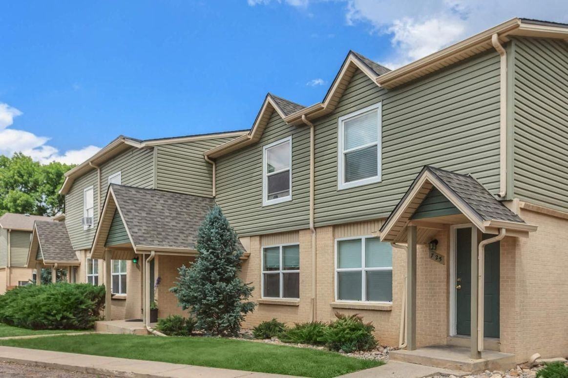 Alder Square Townhomes - Photo 2 of 17