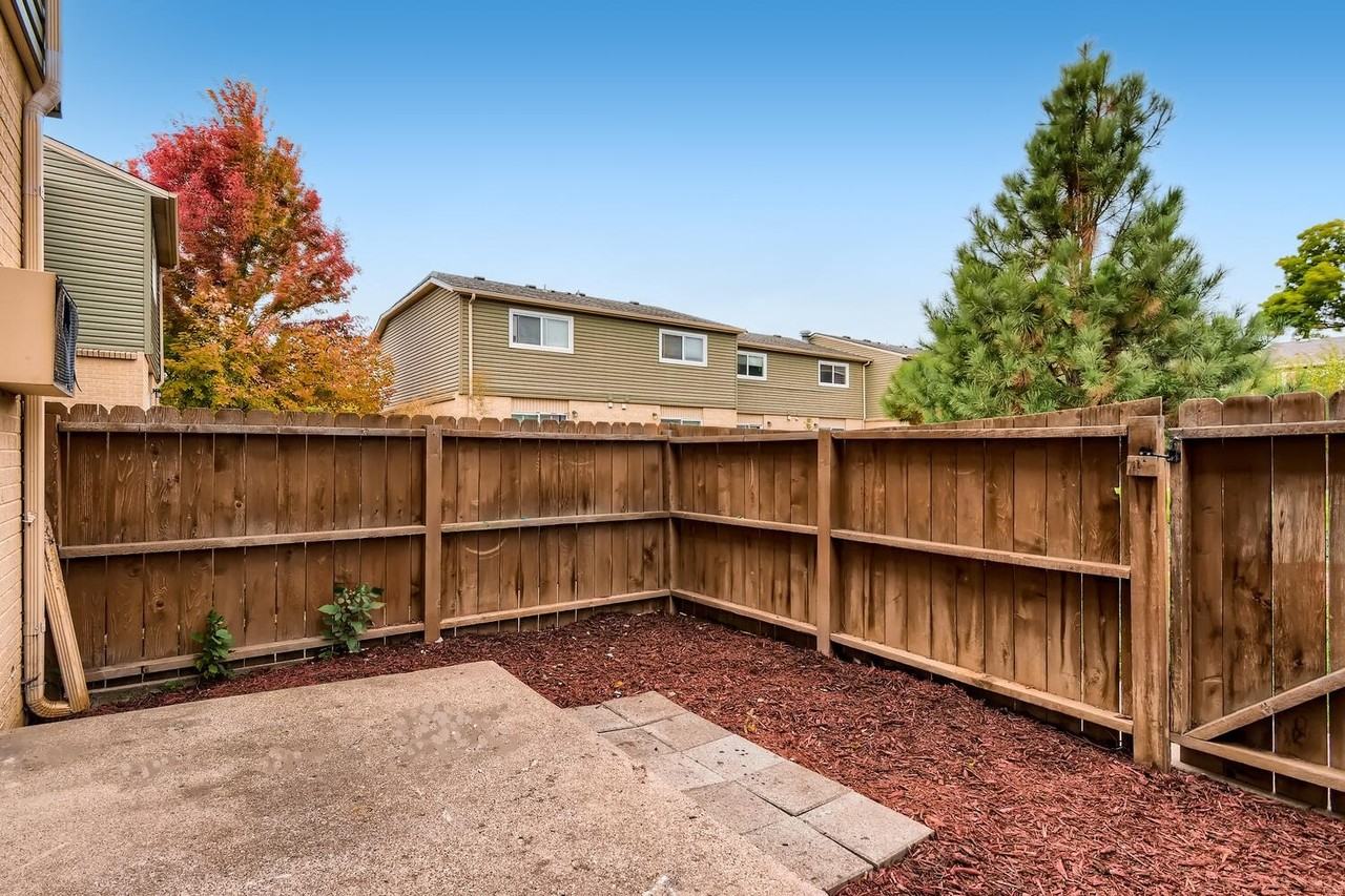 Alder Square Townhomes - Photo 7 of 17