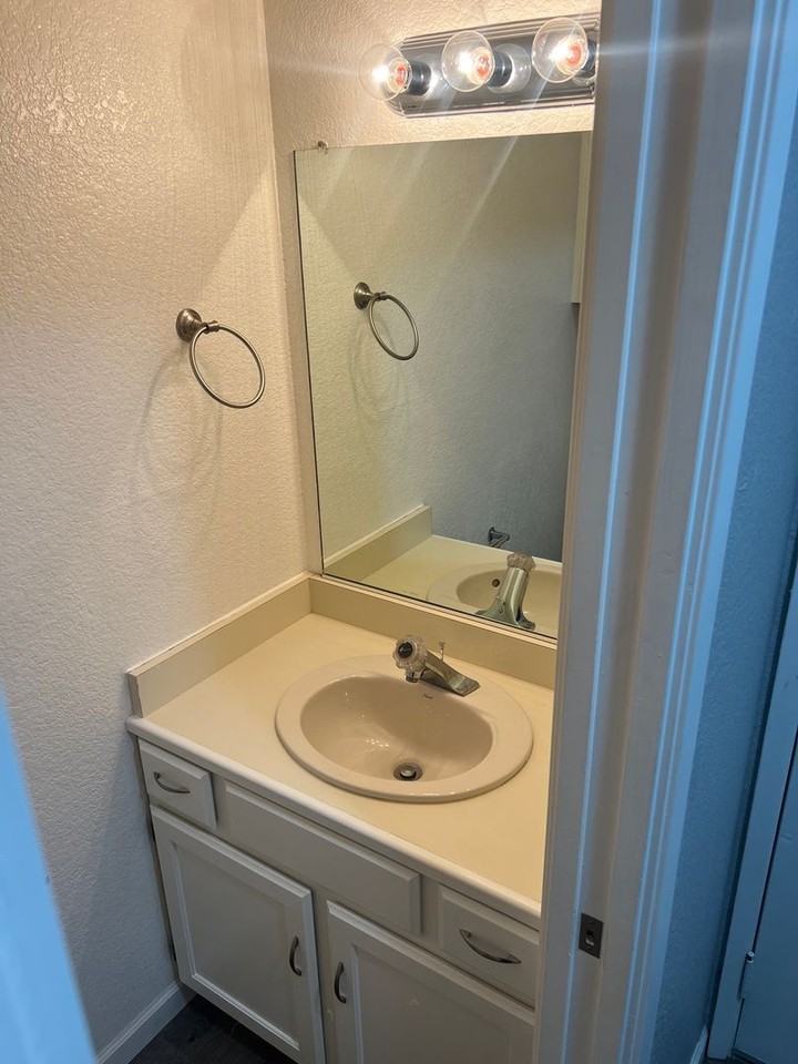 44 Westview Dr - Photo 7 of 13