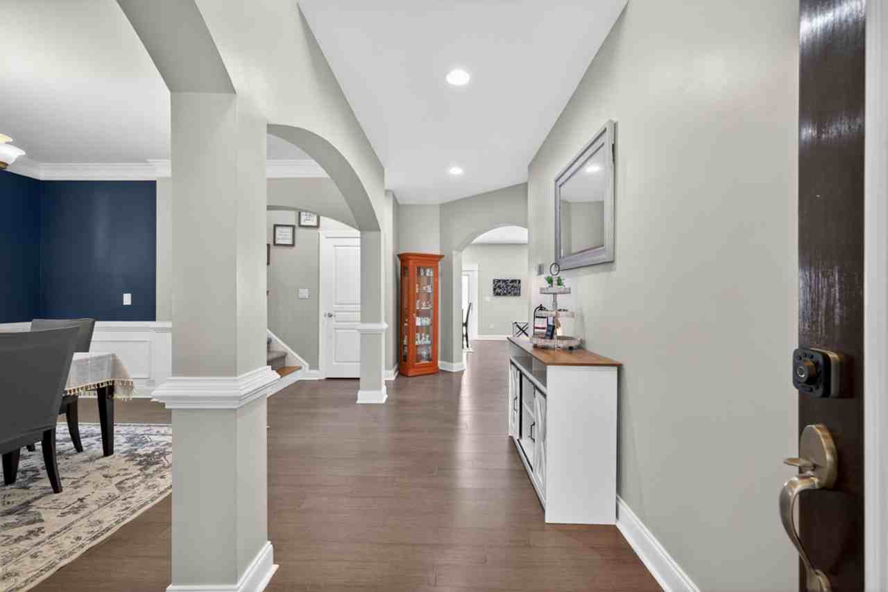 7819 Brass Lantern Dr - Photo 3 of 37
