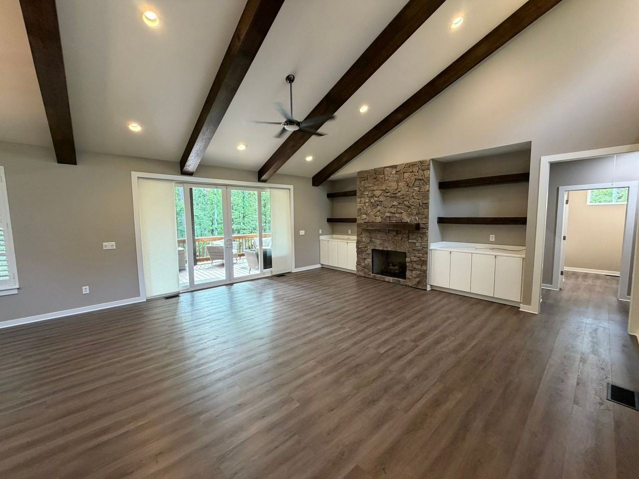110 Sterling Pt - Photo 6 of 43