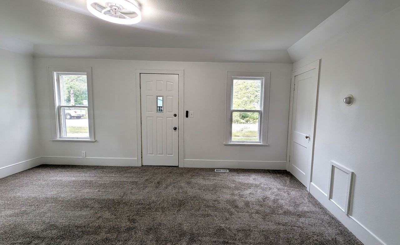 2229 Mcilwraith St - Photo 2 of 11