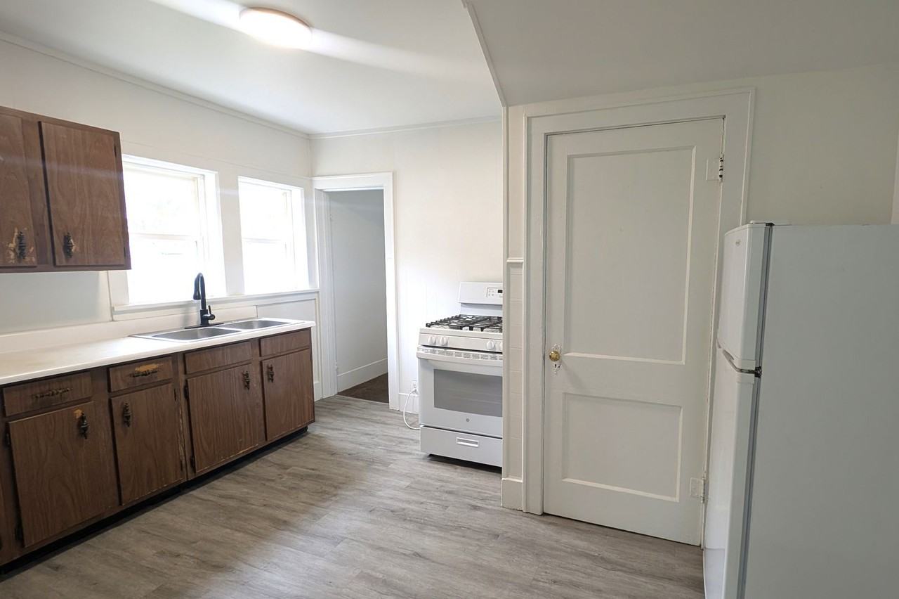2229 Mcilwraith St - Photo 5 of 11