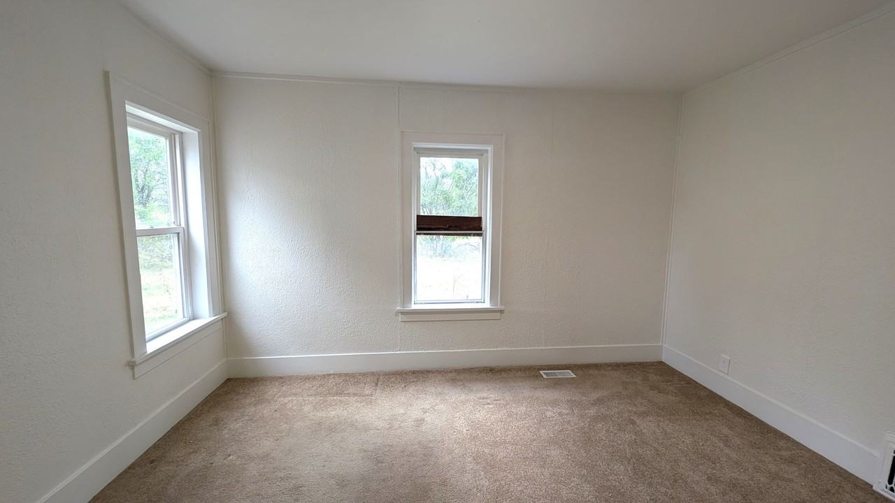 2229 Mcilwraith St - Photo 7 of 11