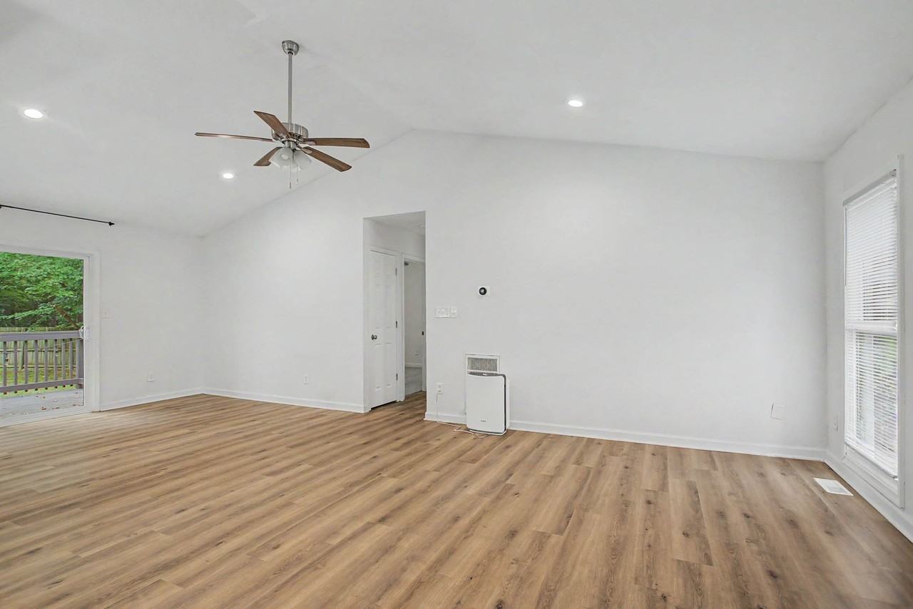 6205 Adams Hunt Dr - Photo 2 of 13
