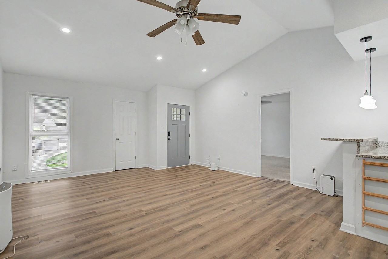 6205 Adams Hunt Dr - Photo 3 of 13
