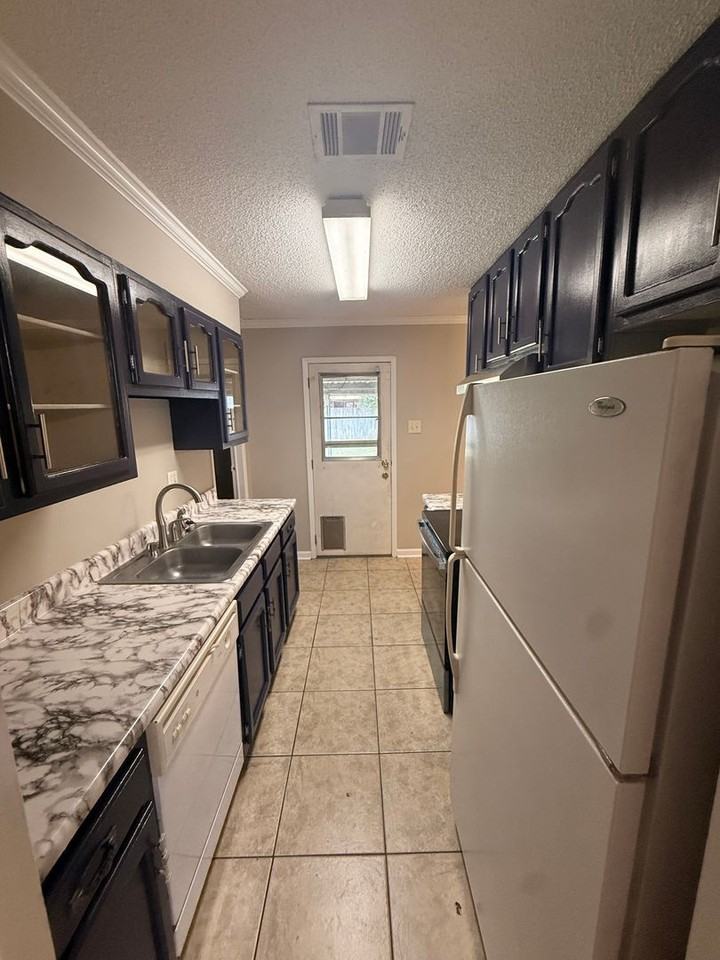 108 Pamela Dr - Photo 6 of 15