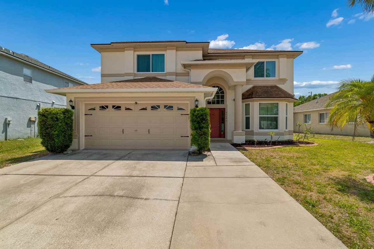 12803 Longcrest Dr - Photo 3 of 50