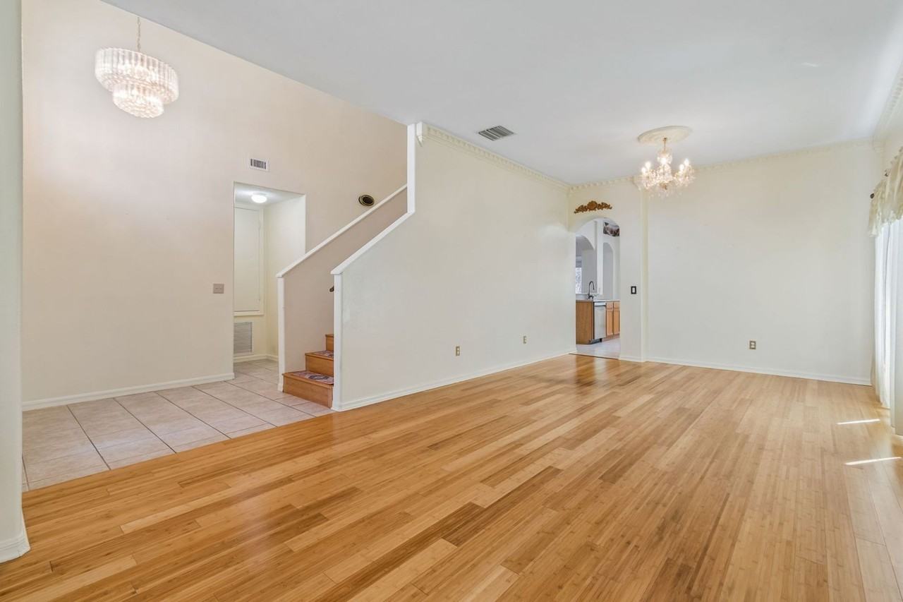 12803 Longcrest Dr - Photo 6 of 50