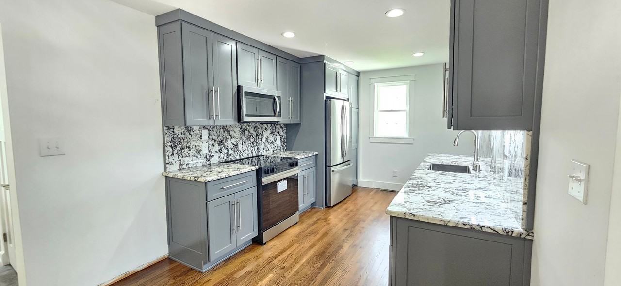 707 Pegram Ln - Photo 2 of 21