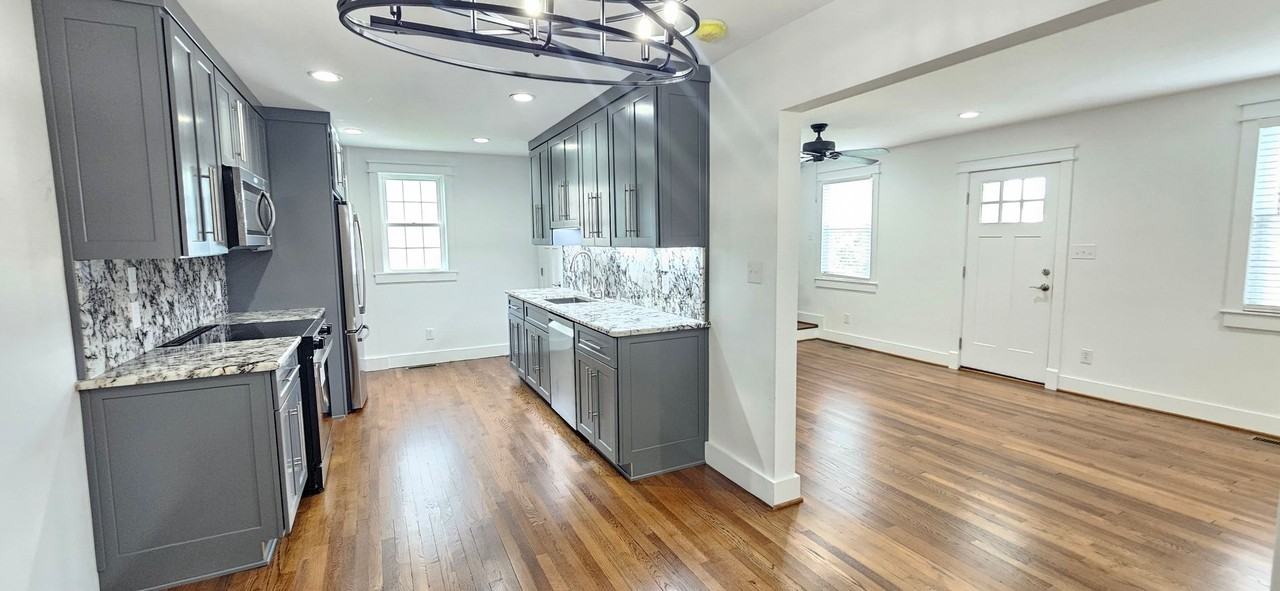 707 Pegram Ln - Photo 4 of 21