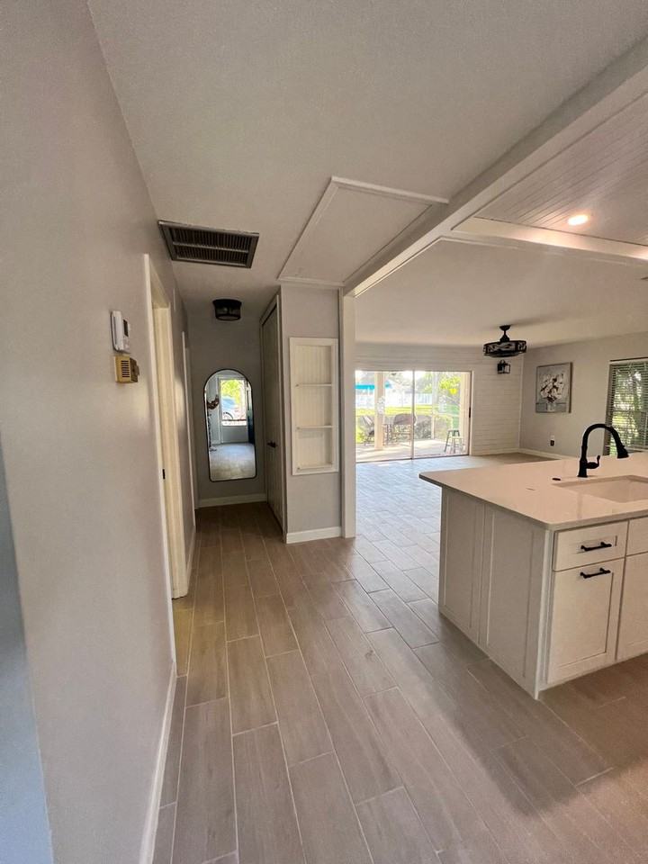 4 Antigua Cir #6 - Photo 2 of 16