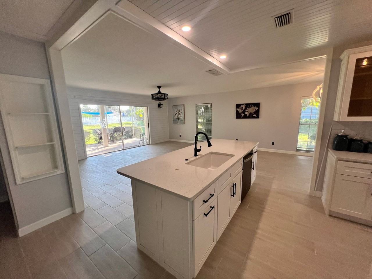 4 Antigua Cir #6 - Photo 3 of 16