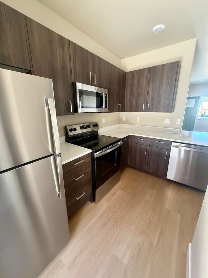 Oak Street Apartments - Photo 7 of 10